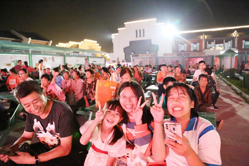 啤酒城、北茶商街“雙節(jié)”活動(dòng)活躍節(jié)日經(jīng)濟(jì)(圖6)