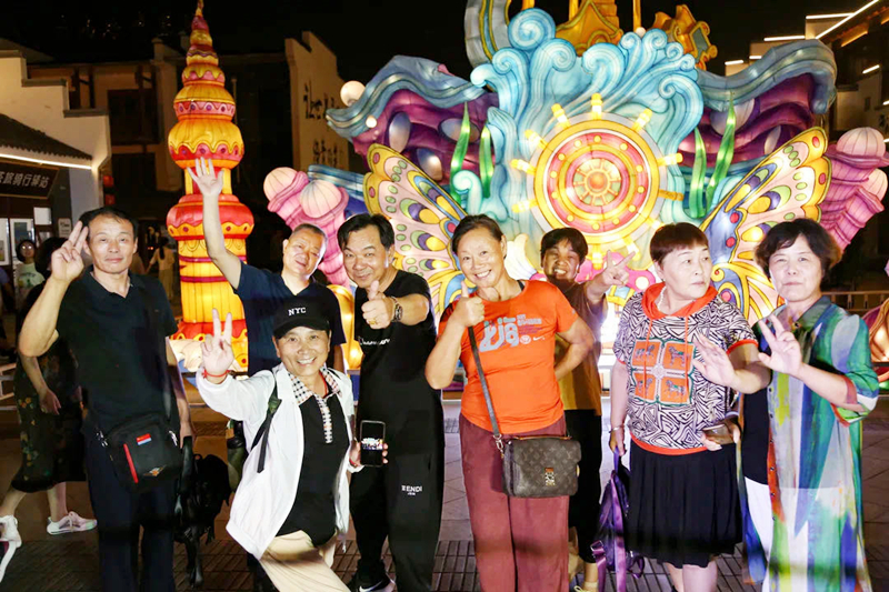 啤酒城、北茶商街“雙節(jié)”活動(dòng)活躍節(jié)日經(jīng)濟(jì)(圖7)