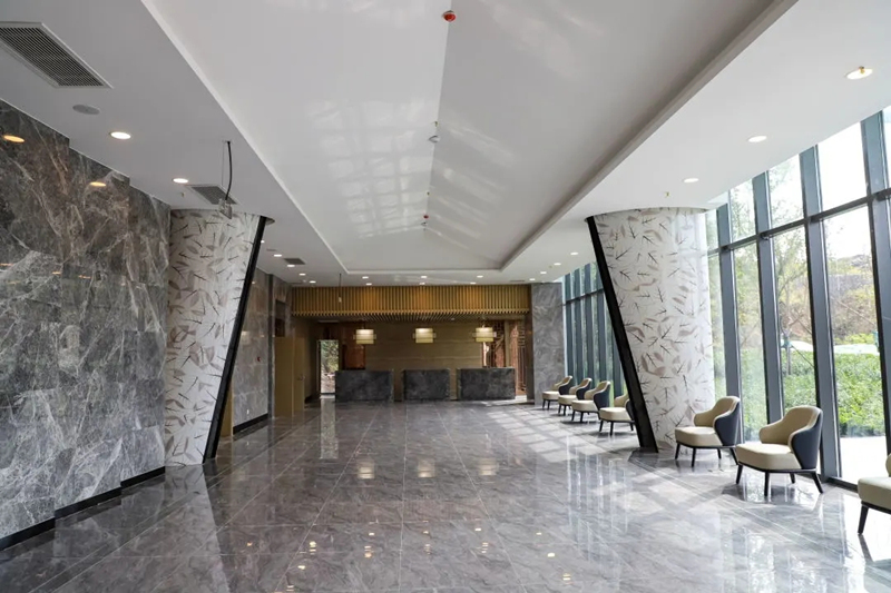 對外經(jīng)貿(mào)大學(xué)國際校區(qū)一期啟動區(qū)全面完工(圖4) 對外經(jīng)貿(mào)大學(xué)國際校區(qū)一期啟動區(qū)全面完工(圖4)