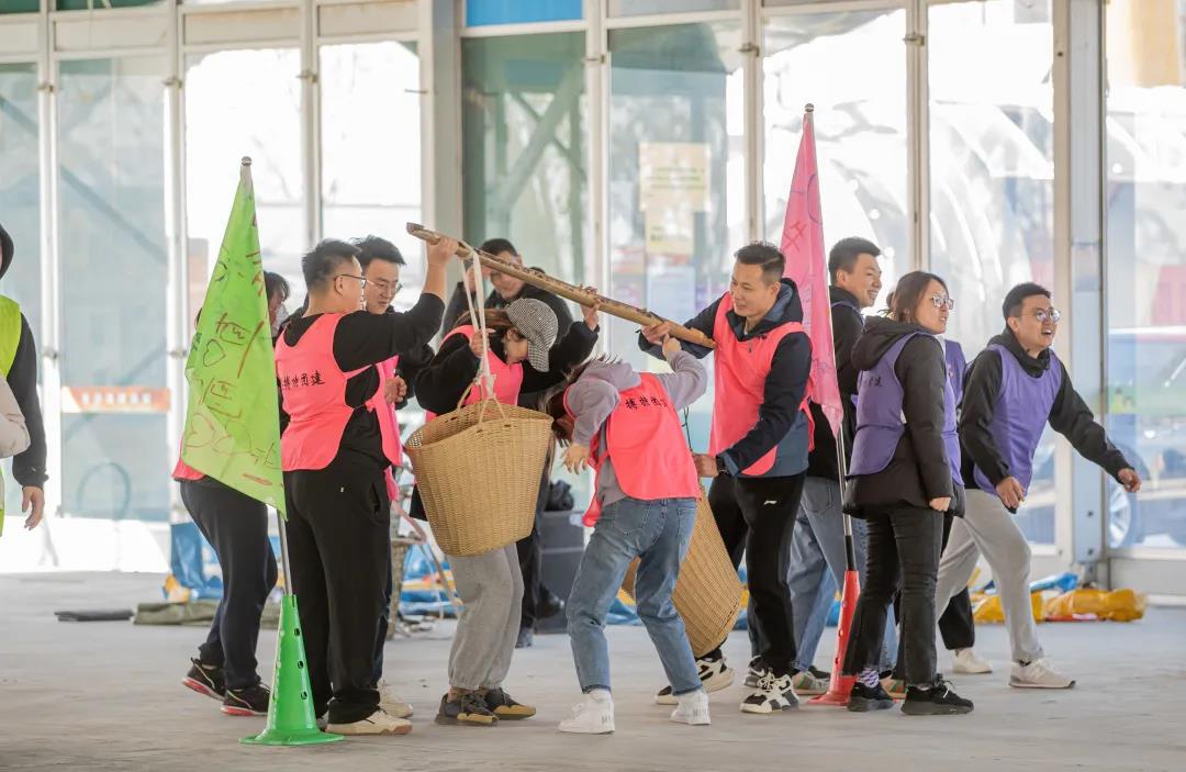 黃發(fā)集團(tuán)舉行紅色主題黨建活動(dòng)(圖2) 黃發(fā)集團(tuán)舉行紅色主題黨建活動(dòng)(圖2)